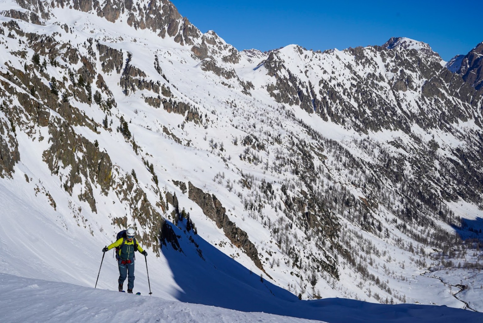 Panorama de montagne pendant la traversée du Mercantour