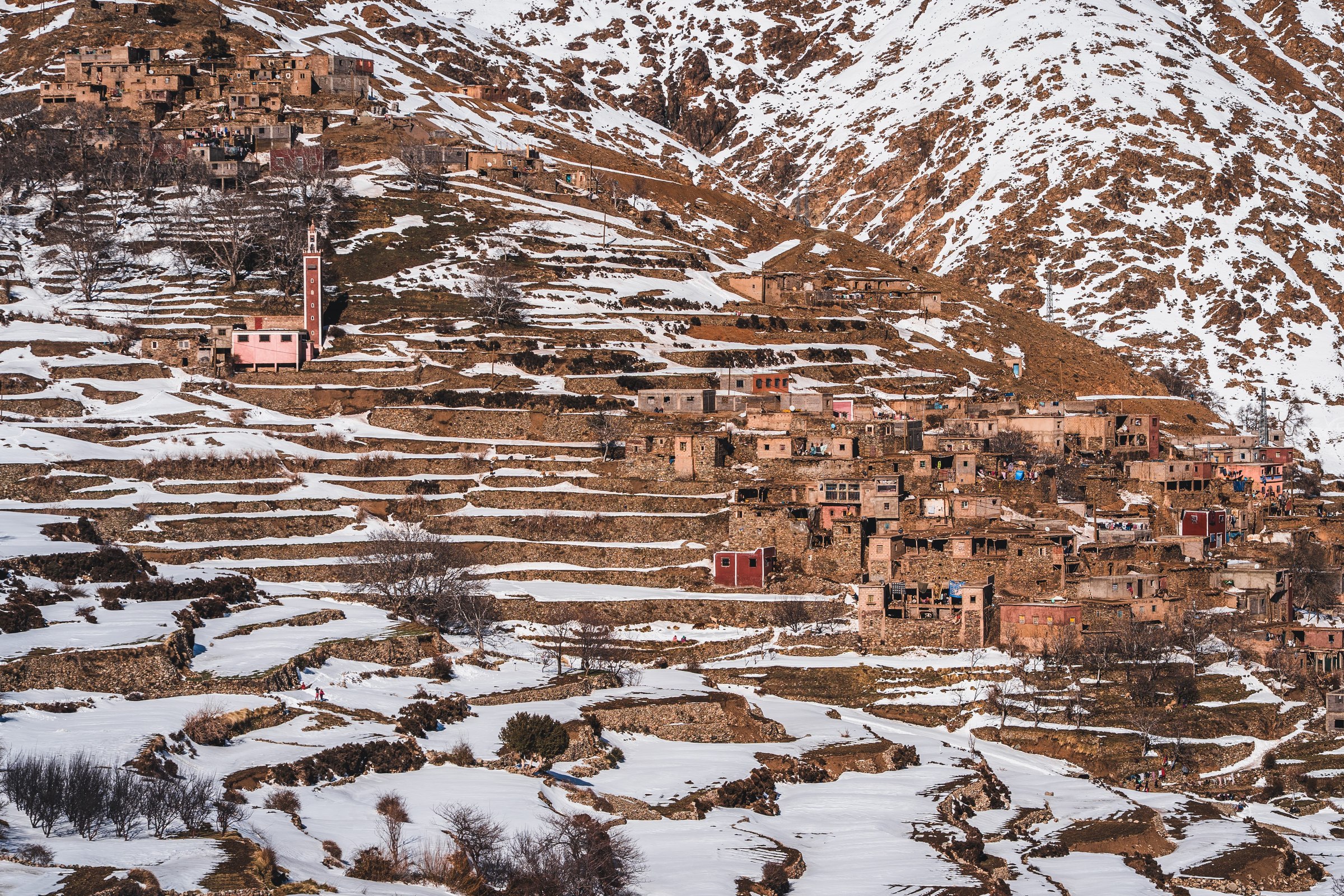Cretes et descente en neige dans le massif du Toubkal, Haut Atlas marocain