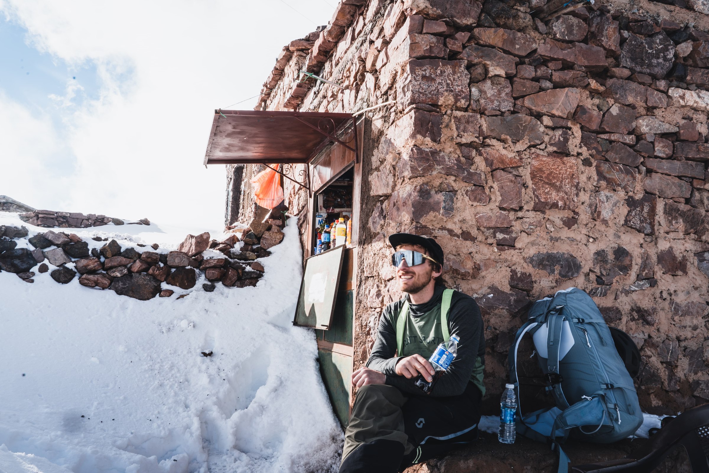 Refuge montagne ski randonnee dans le massif du Toubkal, Haut Atlas marocain