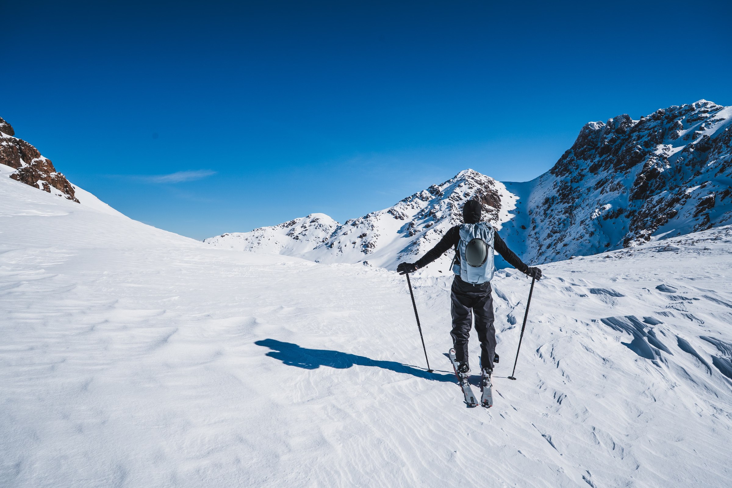 Ski de randonnee et paysage d altitude dans le massif du Toubkal, Haut Atlas marocain