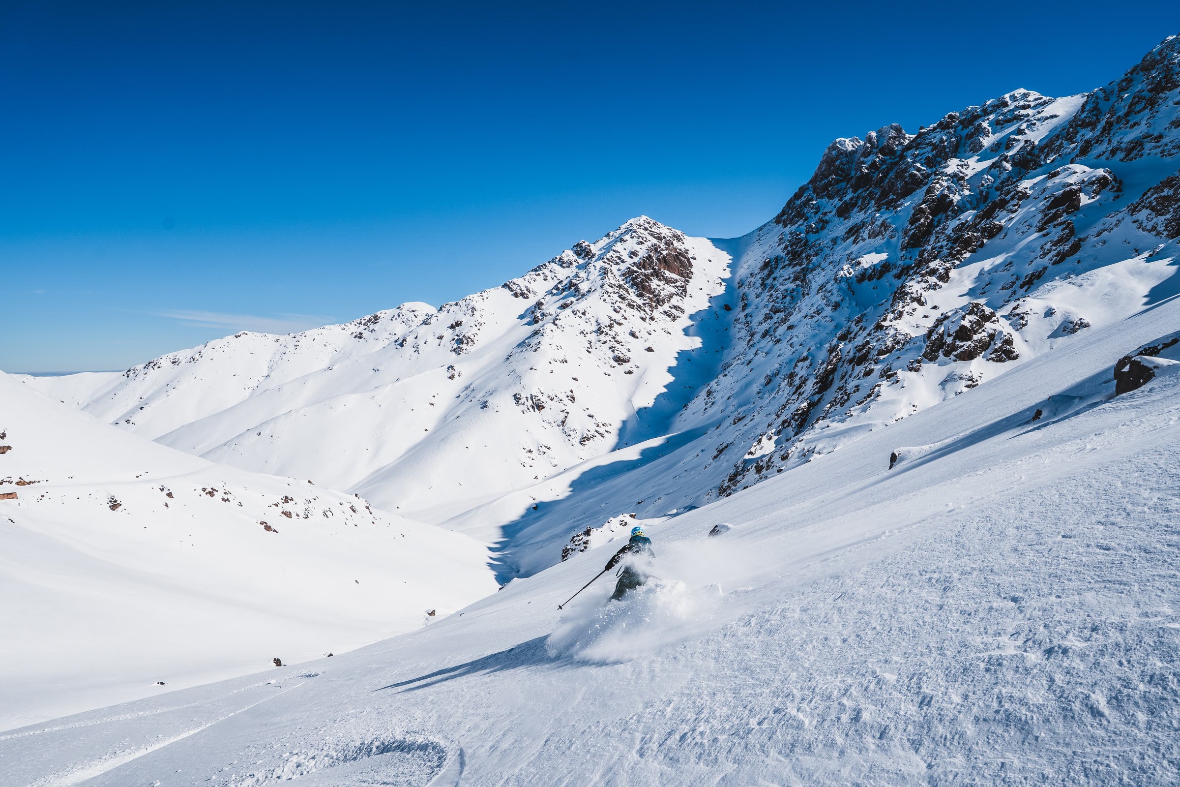 Ski de randonnee et paysage d altitude dans le massif du Toubkal, Haut Atlas marocain