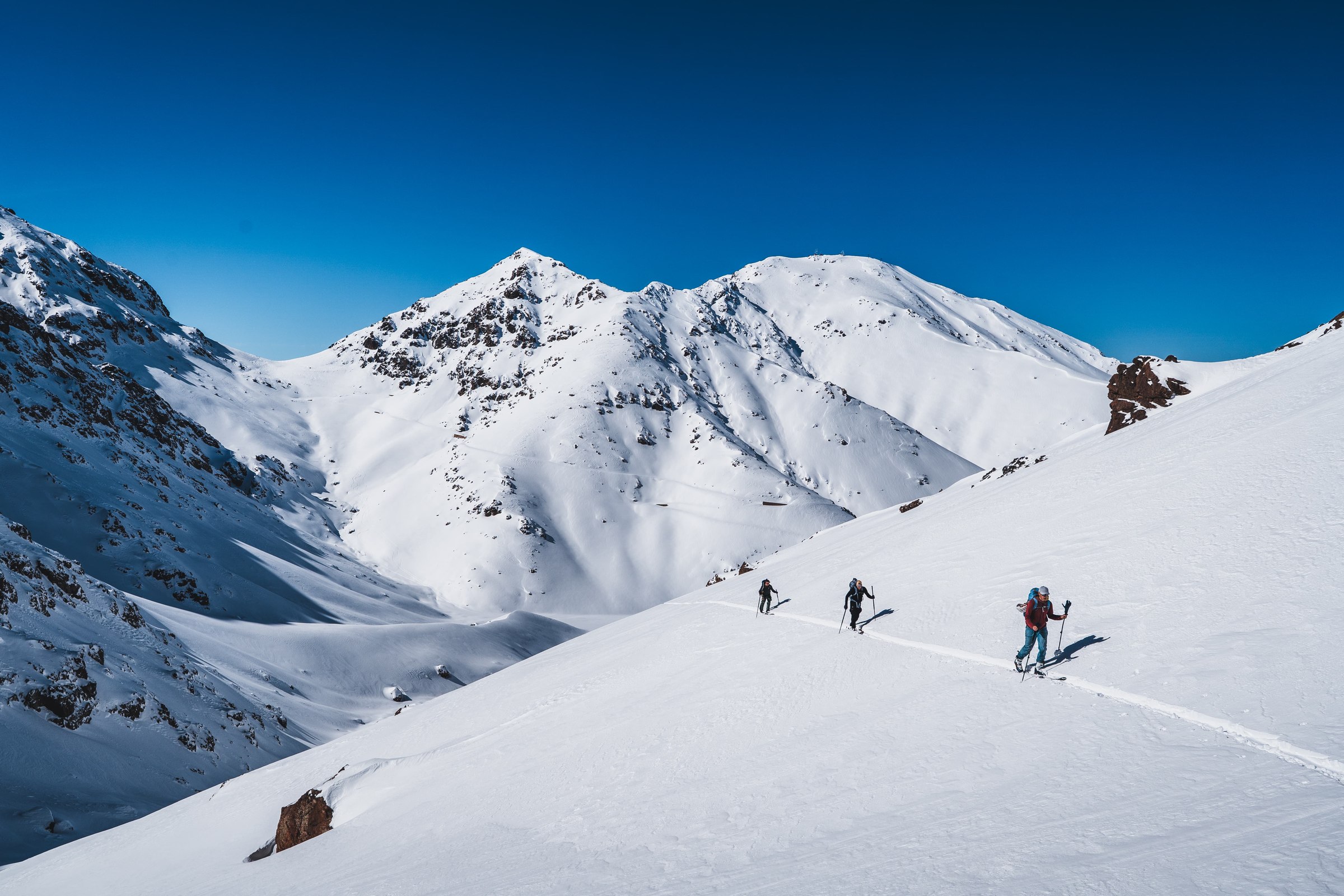 Ski de randonnee et paysage d altitude dans le massif du Toubkal, Haut Atlas marocain