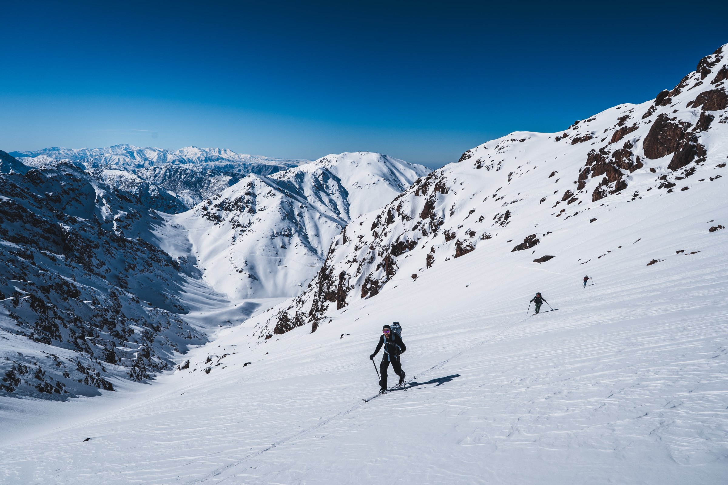 Ski de randonnee et paysage d altitude dans le massif du Toubkal, Haut Atlas marocain
