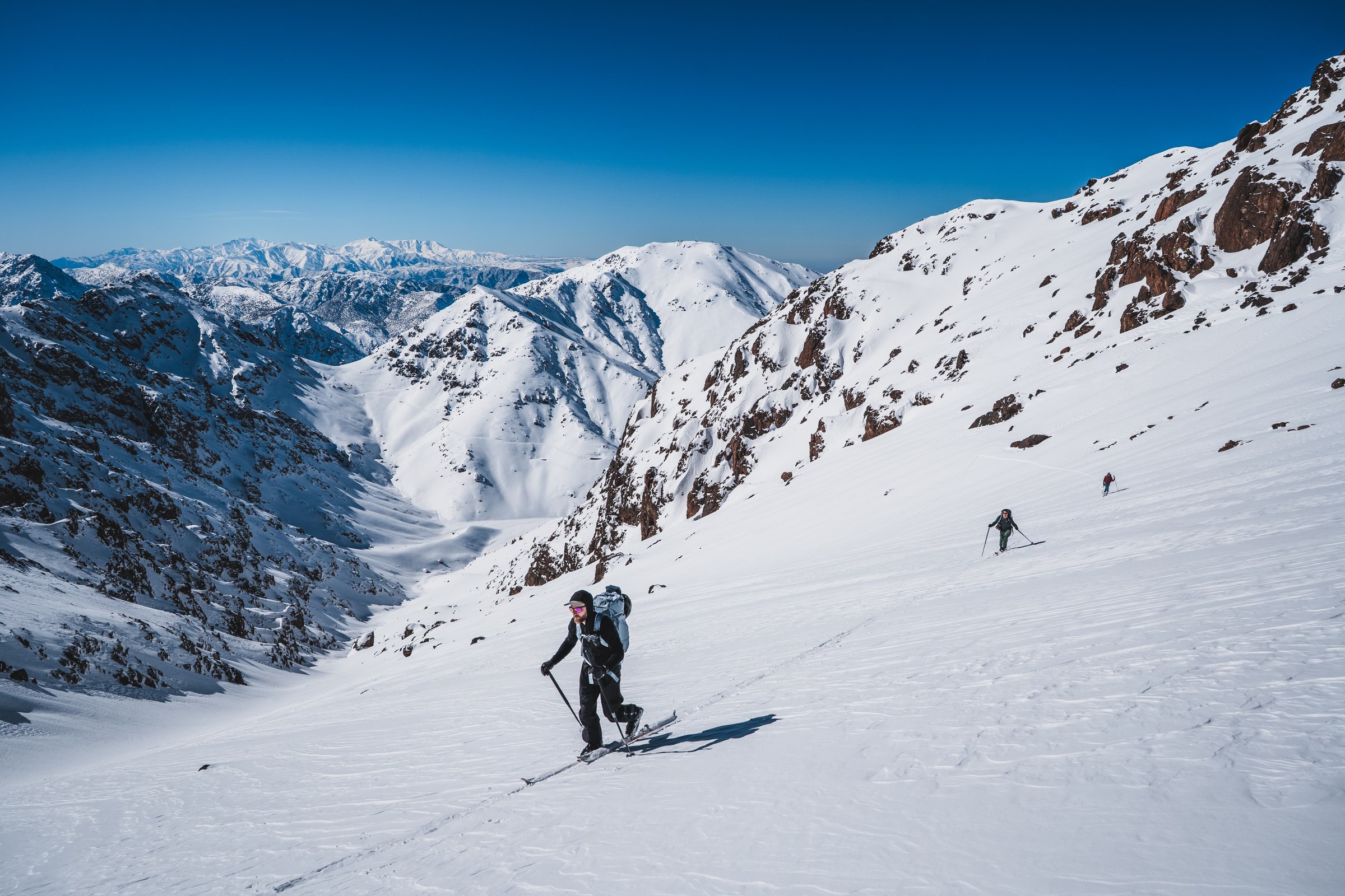 Ski de randonnee et paysage d altitude dans le massif du Toubkal, Haut Atlas marocain