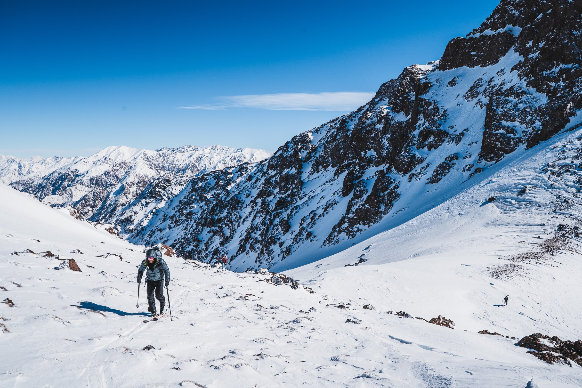 Ski de randonnee et paysage d altitude dans le massif du Toubkal, Haut Atlas marocain
