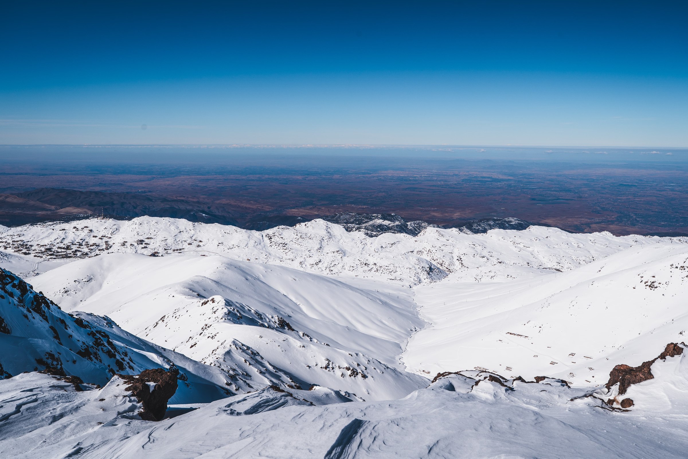 Ski de randonnee et paysage d altitude dans le massif du Toubkal, Haut Atlas marocain