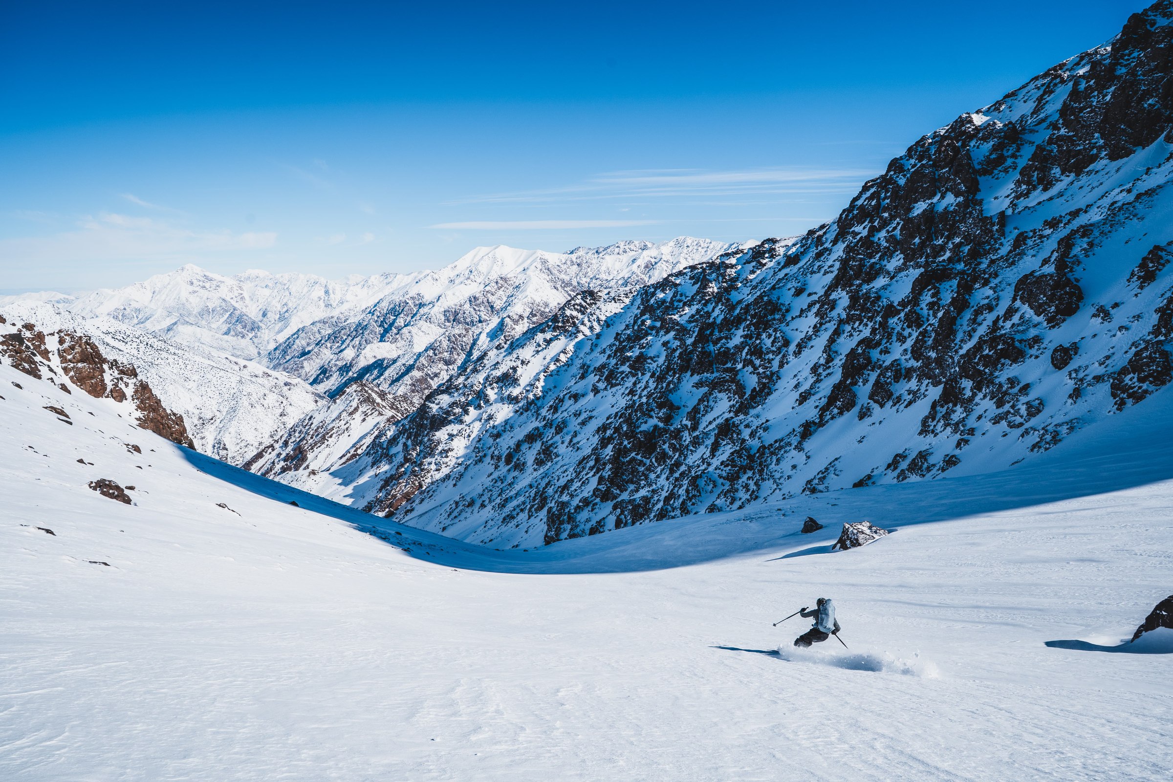 Ski de randonnee et paysage d altitude dans le massif du Toubkal, Haut Atlas marocain