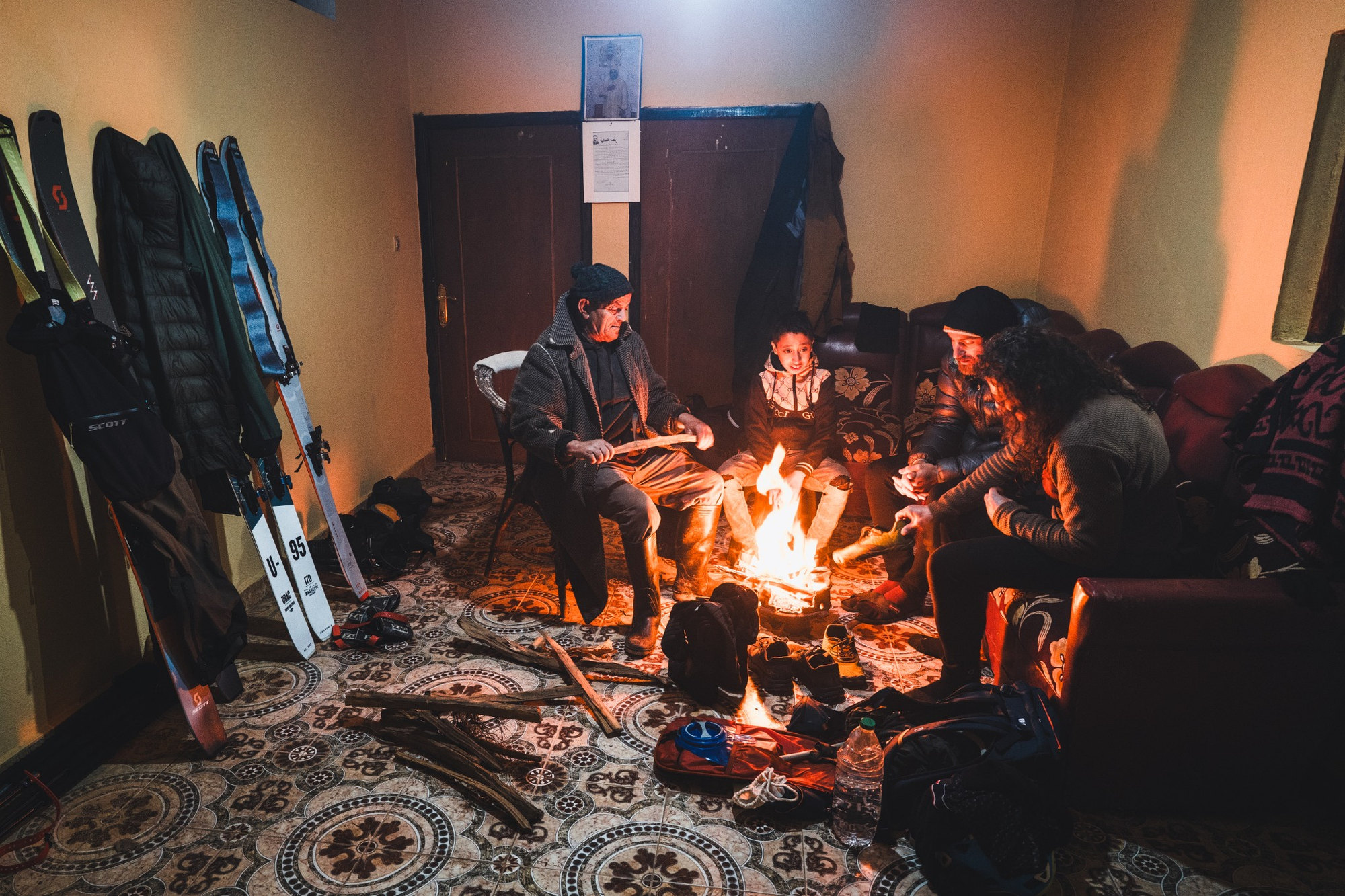 Soirée au refuge autour du feu, Haut Atlas marocain