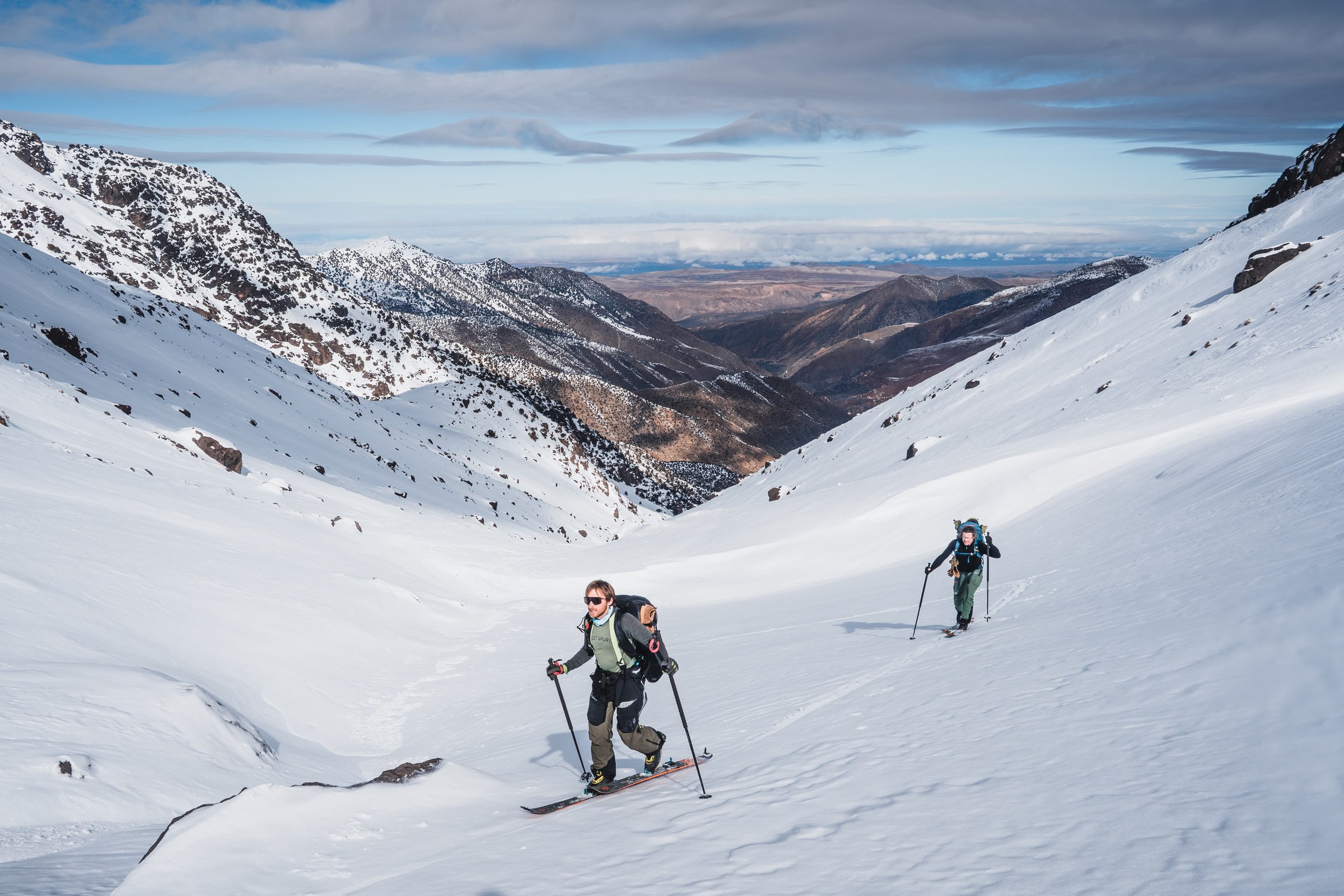 Traversee groupe a ski dans le massif du Toubkal, Haut Atlas marocain