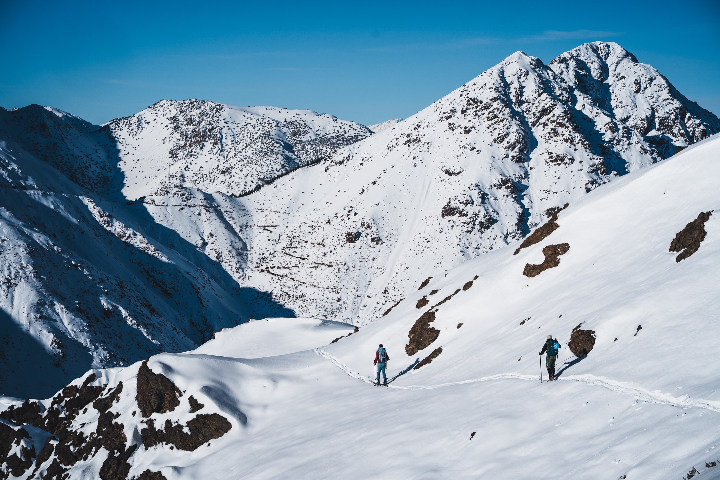 Vallee et pentes du haut atlas dans le massif du Toubkal, Haut Atlas marocain