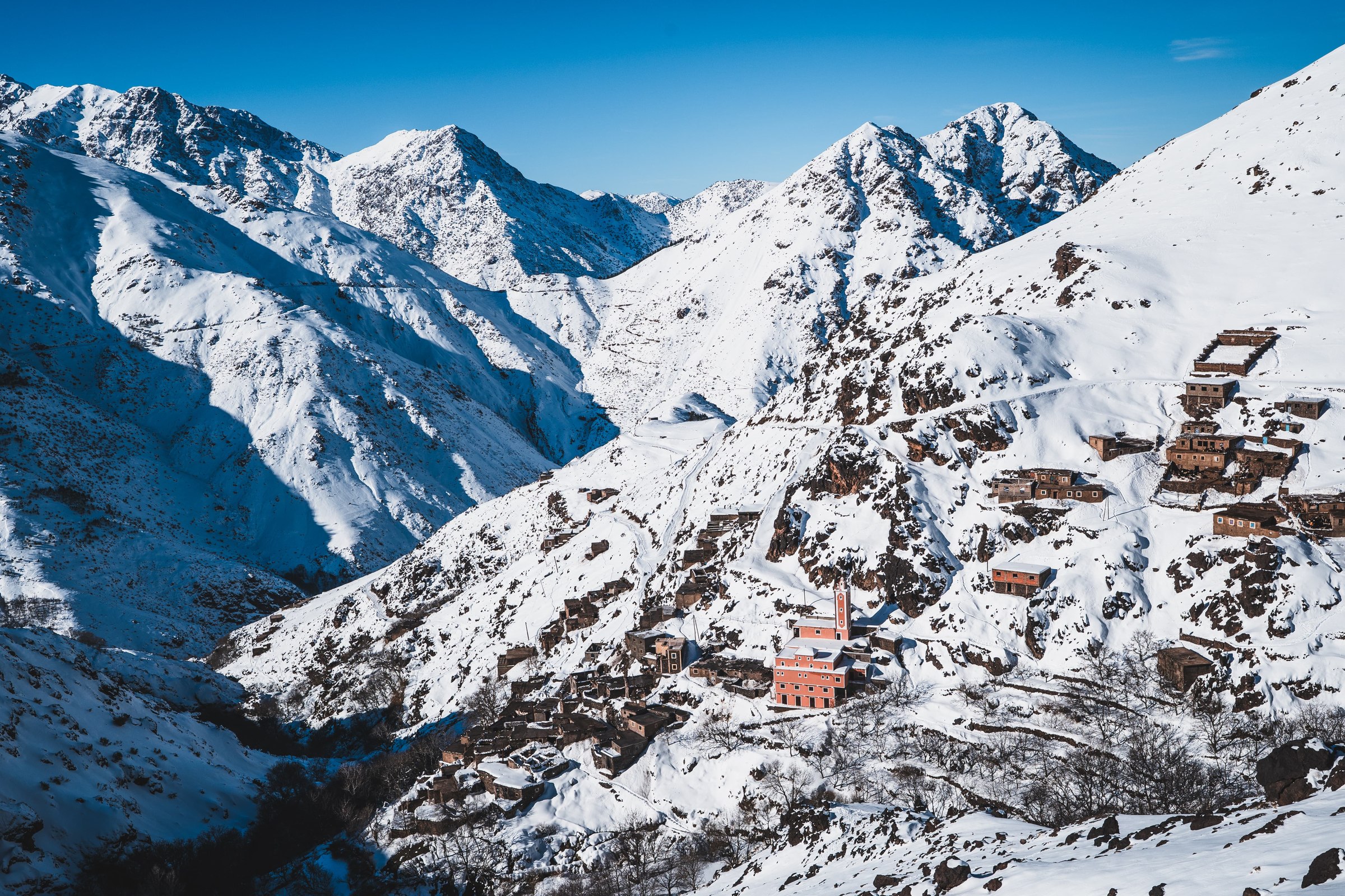 Vallee et pentes du haut atlas dans le massif du Toubkal, Haut Atlas marocain