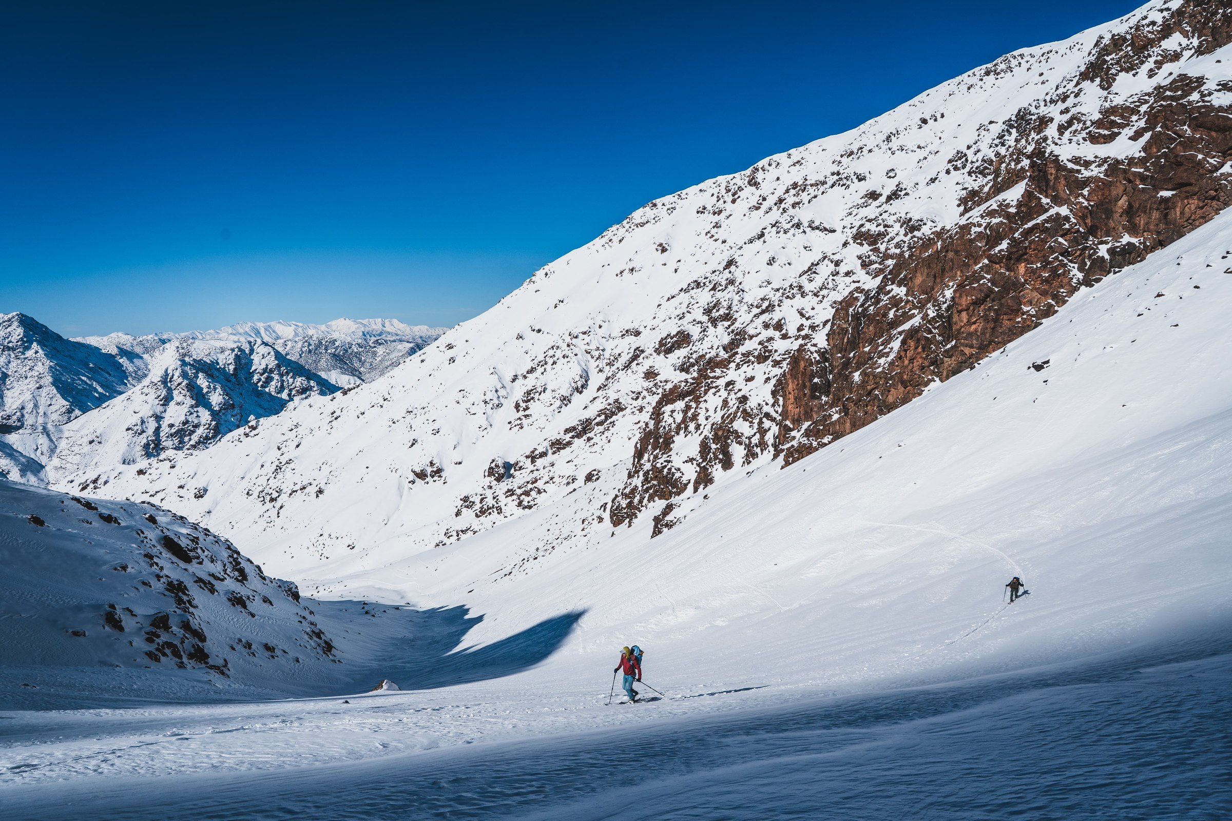 Vallee et pentes du haut atlas dans le massif du Toubkal, Haut Atlas marocain