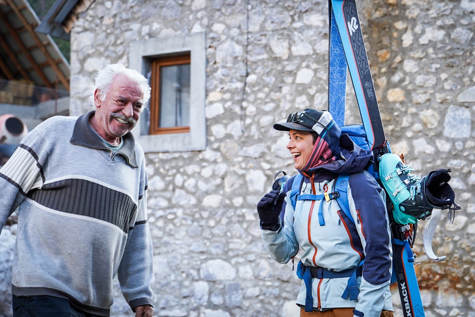 Rencontre avec un habitant à Valbonë lors d’une traversée à ski des Prokletije