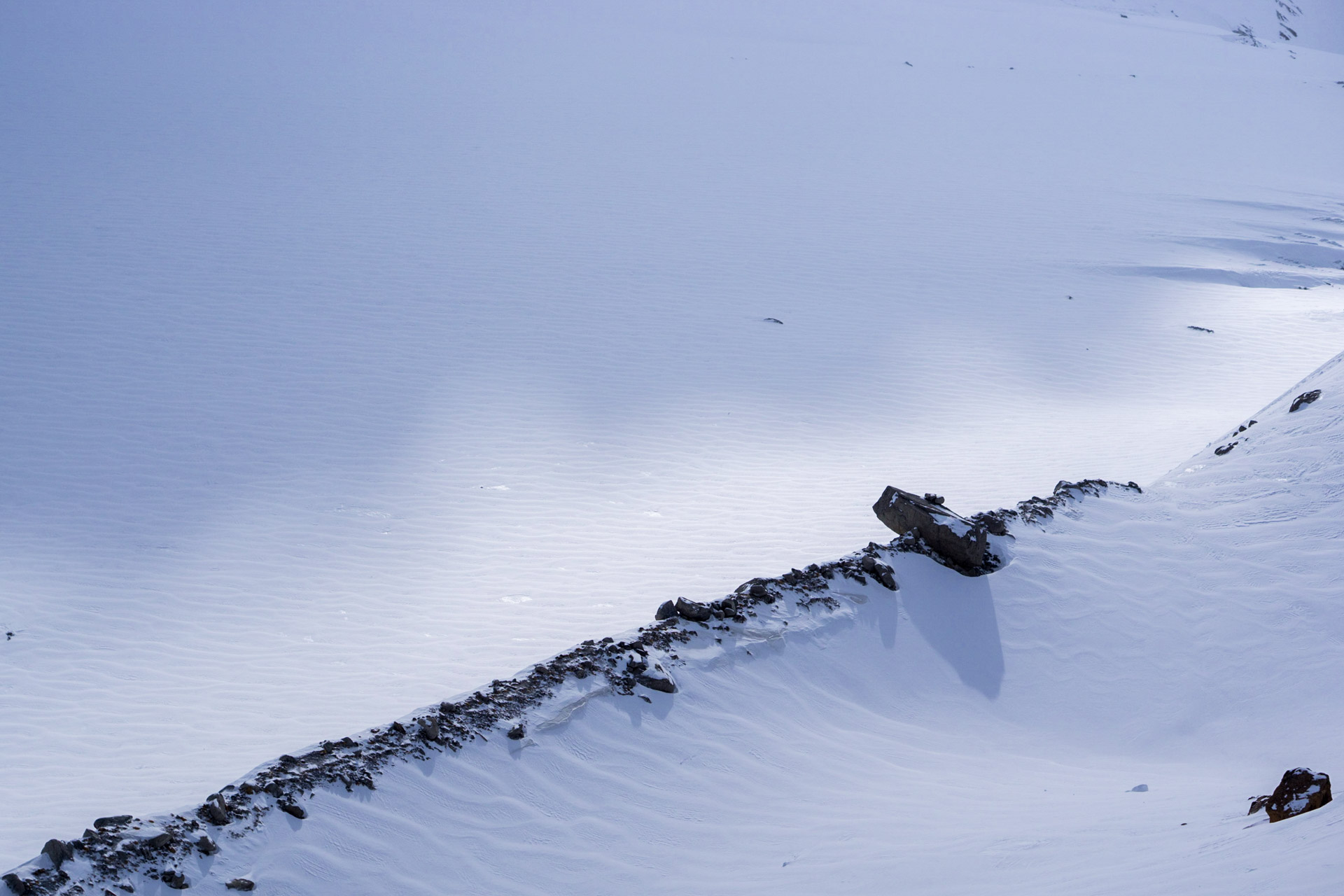 Ski de randonnée en montagne enneigée