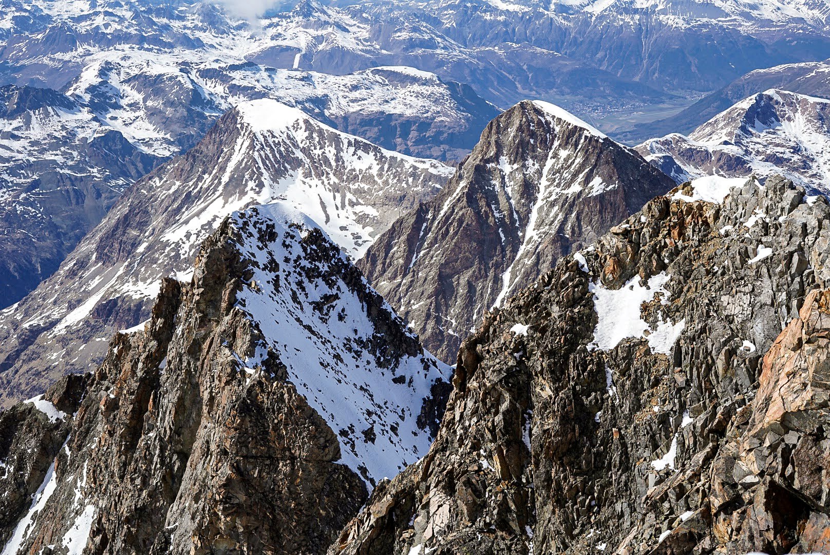 Raid et voyage à ski de randonnée avec guide de haute montagne
