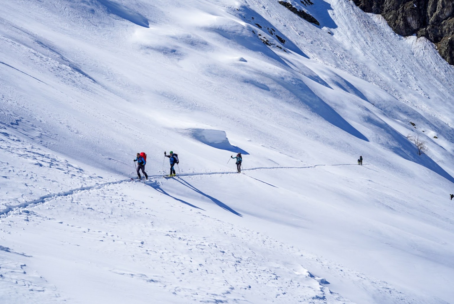 Groupe en traversée à ski dans l’Argentera