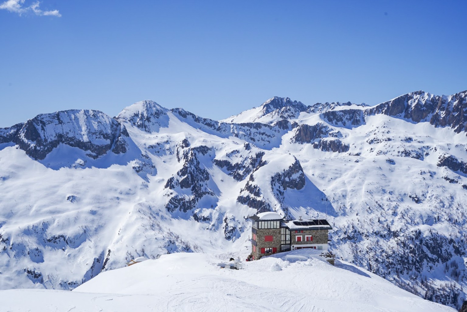 Refuge de montagne dans l’Argentera et le Mercantour